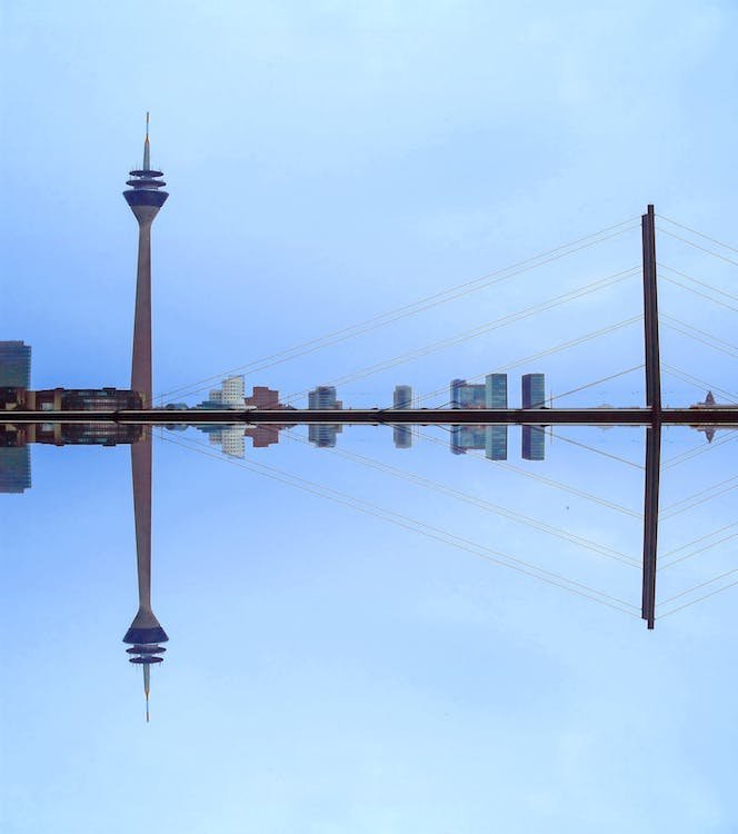 Dive into Düsseldorf's untold tales and hidden gems with Mojo-Gift's exclusive guide. For locals and tourists, uncover experiences that resonate with the heart of the city.