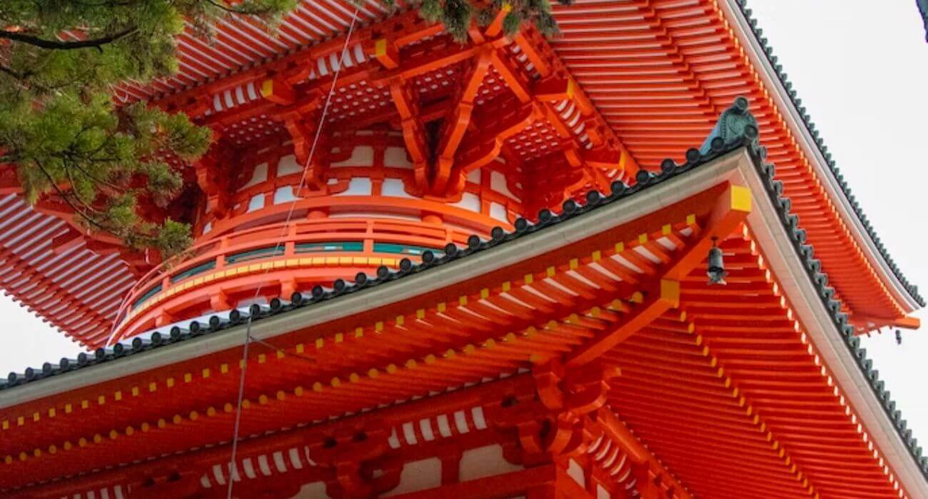 Sleep in a temple in Kyosan