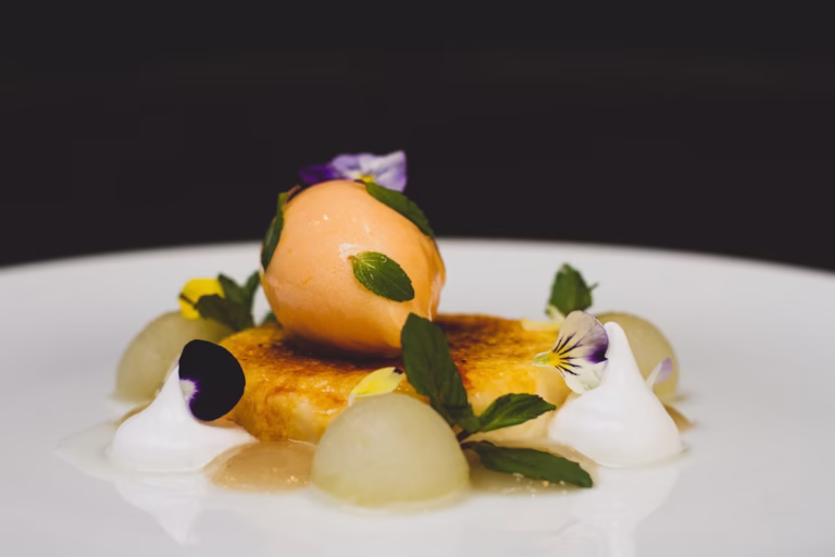 fine-dining-experience-plating.avif